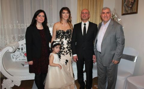 AKPINAR VE AYDIN AİLELERİNİN MUTLU GÜNÜ: ARZU İLE İLHAMİ NİŞANLANDI