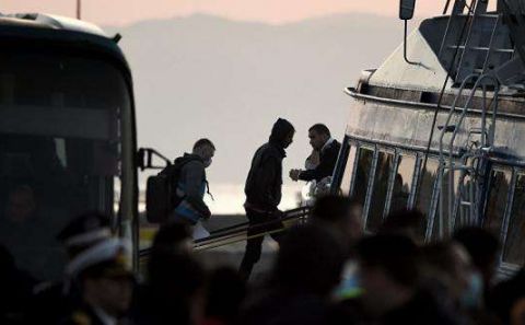 Yunanistanâ€™dan Türkiyeâ€™ye Sığınmacı İadesi Başladı