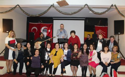 CHPâ€™Lİ KADINLAR DÜNYA EMEKÇİ KADINLAR GÜNÜâ€™NDE â€œHAYIRâ€ DEDİ 