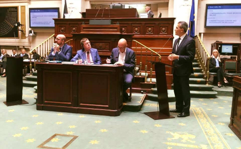 ~~Federal Milletvekili ve Saint-Josse Belediye Başkanı Emir Kır Meclis açık oturumunda Başbakan Charles Michel'e Soru