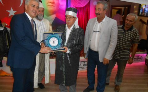 EMİRDAĞLI ESNAF BURHANETTİN ÇİL  ESKİŞEHİRâ€™DE â€˜â€™YILIN AHİSİâ€™â€™ SEÇİLDİ