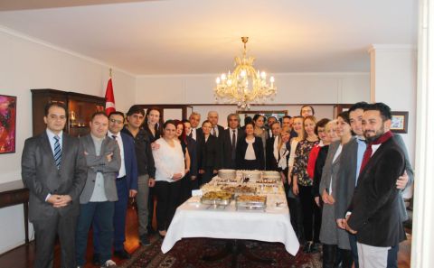 BAŞKONSOLOS DİLŞAD KIRBAŞLI KARAOĞLU KONUTUNDA ÖĞRETMENLERE RESEPSİYON VERDİ