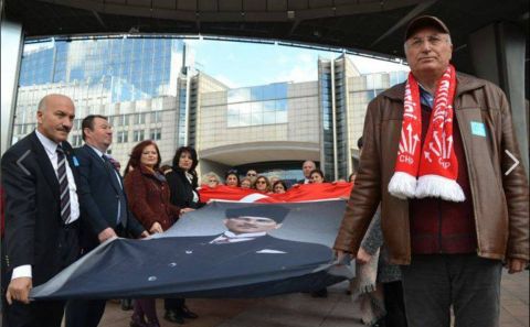 CHP BELÇİKA BİRLİĞİ â€˜AVRUPA PARLAMENTOSUNDA SEMPOZYUMâ€™ DÜZENLEDİ