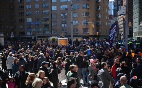 AMERİKA'DA TARİHİ PROTESTO, 'AMERİKA HALKI SİLAH'A KARŞI AYAKLANDI ADETA.'