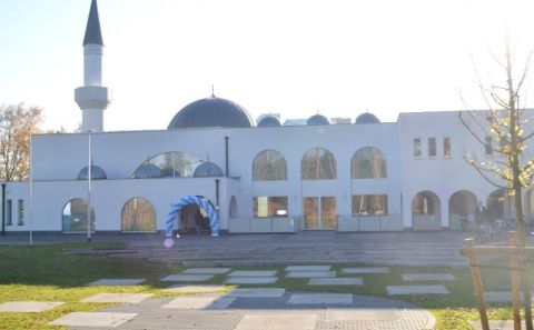 Belçika'da Winterslag Fatih Camii'ne Görkemli Açılış 