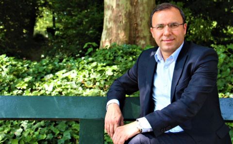 ~~Yüksel: â€œGentâ€™te başörtüsü yasağına geçit yokâ€