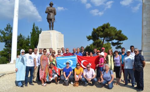 Çanakkale Savaşı'nda  Vatan Uğruna Hayatını Esirgemeyen Atalarımız Yana Yana Yatıyor
