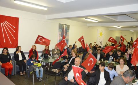 CHP VE İYİ PARTİLİLER â€˜BİRLİKTE CUMHURİYET BAYRAMI KUTLADILARâ€™