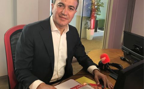 KOVİD-19 : Sant-Josse Belediyesinde maddi güçlük çeken yaklaşık 200 kişiye gıda yardımı yapıldı.