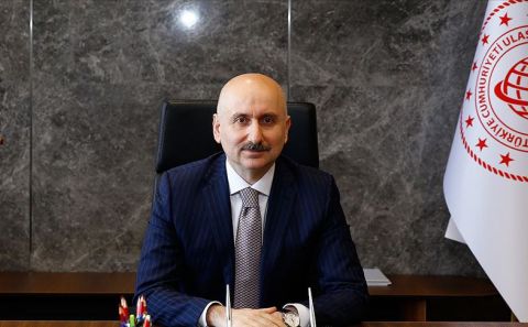 Bakan duyurdu! Havalimanlarına koronavirüs sertifikası geliyor