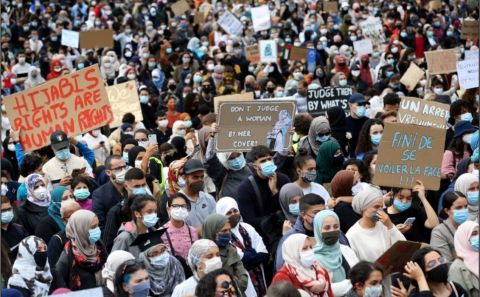 BRÜKSELÂ´DE BAŞÖRTÜSÜ YASAĞI PROTESTOSU