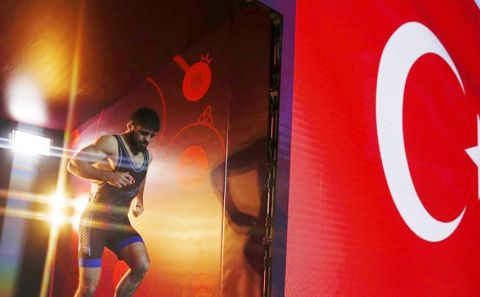 Grekoromen Güreş Milli Takımı Fransa'da şampiyon oldu