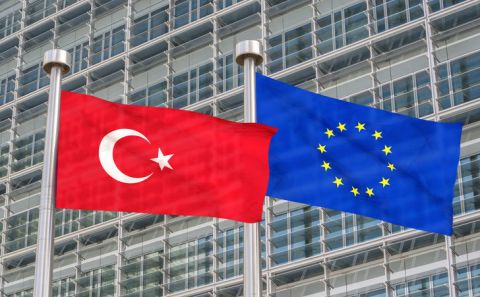 AB'den Türkiye açıklaması: Askıya alırız!