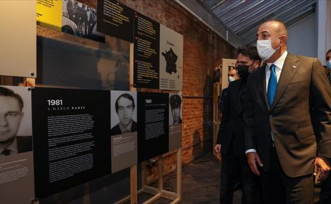 Cumhurbaşkanlığı İletişim Başkanlığının 'Şehit Diplomatlar Sergisi' New York'ta Çavuşoğlu'nun katılımıyla açıldı