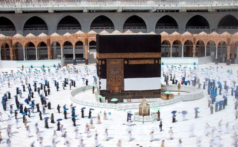 Suudi Arabistan, umre ziyaretleri için aylık 2 milyon kişiyi kabul edecek