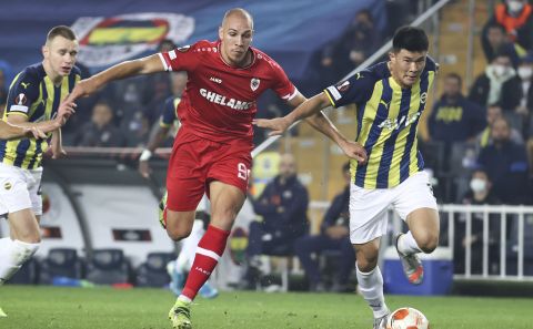 Fenerbahçe, Belçika ekibi Royal Antwerp ile 2-2 berabere kaldı