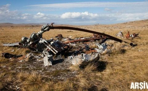 Azerbaycan ordusuna ait helikopter düştü: Şehitler var