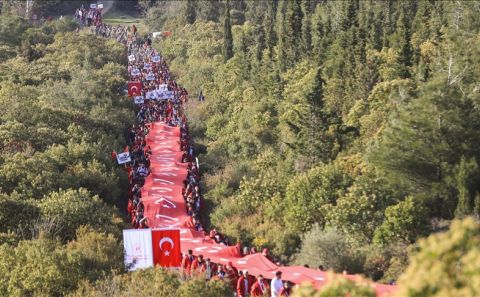 ~Gençler atalarının izinde Conkbayırı'na yürüdü