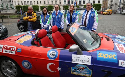 ~16. EUROPA-ORIENT / DOĞU-BATI DOSTLUK VE BARIŞ RALLİSİ TÜRK TAKIMI BRÜKSELâ€™DEN UĞURLANDI