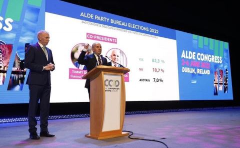 ~İLHAN KÜÇÜK YENİDEN ALDE'NİN LİDERİ.