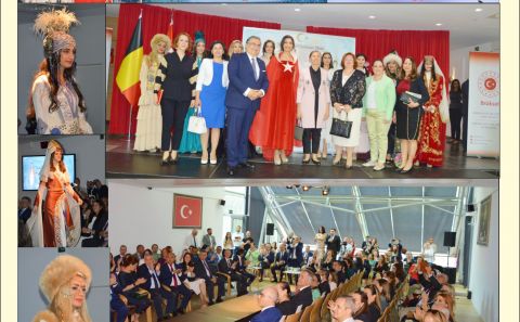 ~~TARİHİ KIYAFETLERLE SERGİLENEN DEFİLE, DOĞU VE BATI ARASINDA DOSTLUK KÖPRÜSÜ OLUŞTURDU