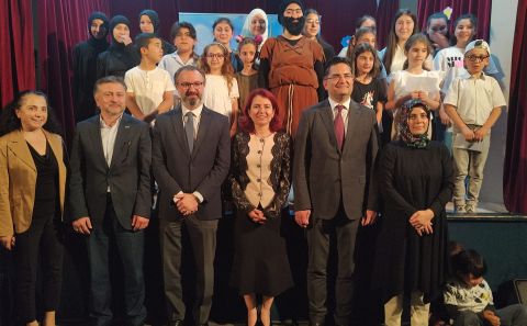 Bencil Dev Tiyatro Gösterim İlgiyle izlendi