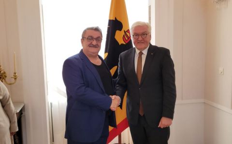 Almanya Cumhurbaşkanı Steinmeier, 30 yıl önce evleri kundaklanan Arslan ailesi ile buluştu