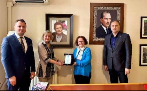 CUMHURİYET KADINI DR. CANAN AND YATIRIMINI EĞİTİME YAPTI