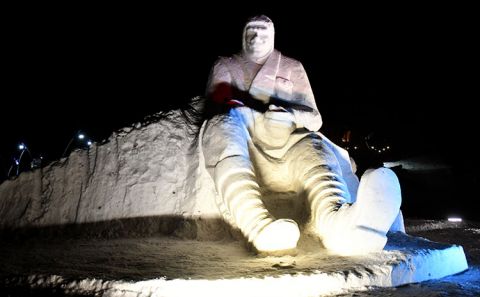 Kars'ta Sarıkamış şehitleri anısına yapılan kardan heykeller tamamlandı 