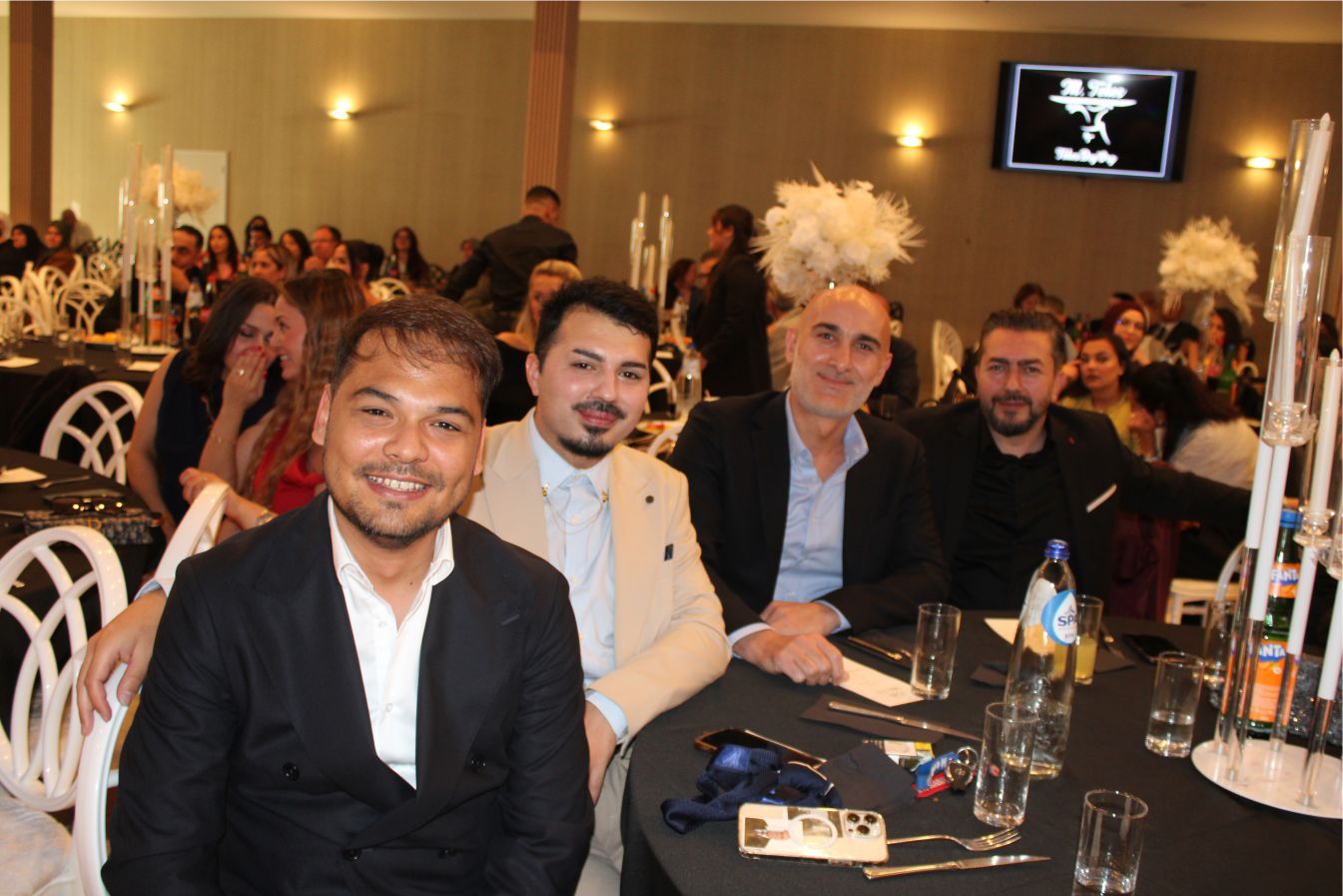 MELİKE İLE SELİM, DİLLERE DESTAN DÜĞÜN TÖRENİYLE EVLENDİLER...