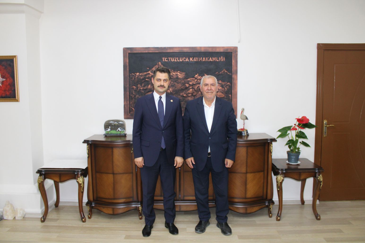Tuzluca Kaymakamı Abdüllatif YILMAZ : SERHAT ŞEHRİNİN PARLAYAN YILDIZI: TUZLUCA KENDİ KABUĞUNU KIRIYOR!