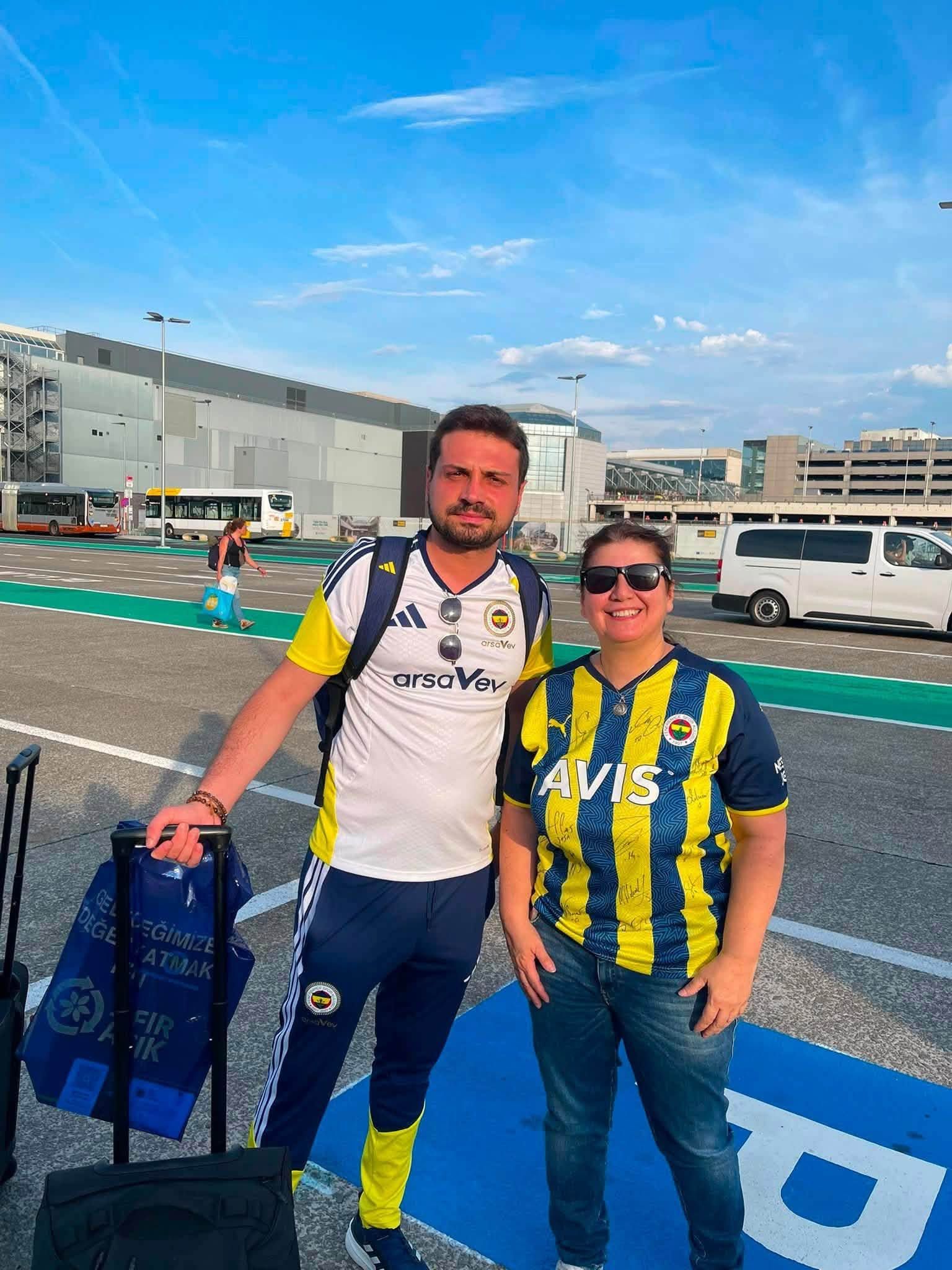 Takımımızı Brüksel Havalimanı’nda büyük bir coşku ve gururla karşıladık.
