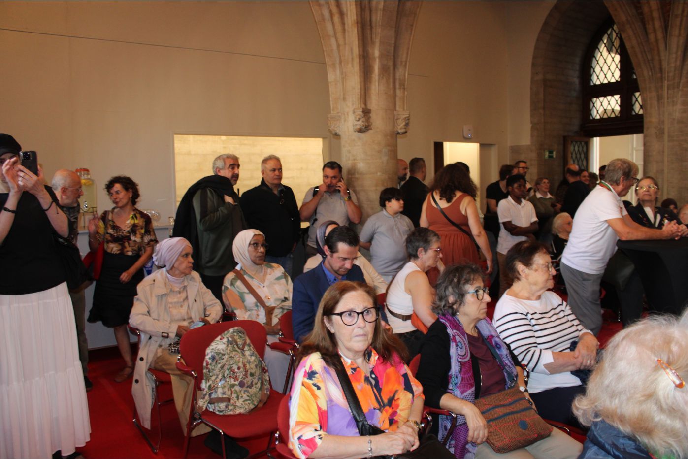 BELÇİKA’NIN MEŞHUR MASKOTU ‘MANNEKEN-PIS’ 1210. ELBİSESİNİ GÖRKEMLİ BİR TÖRENLE GİYDİ
