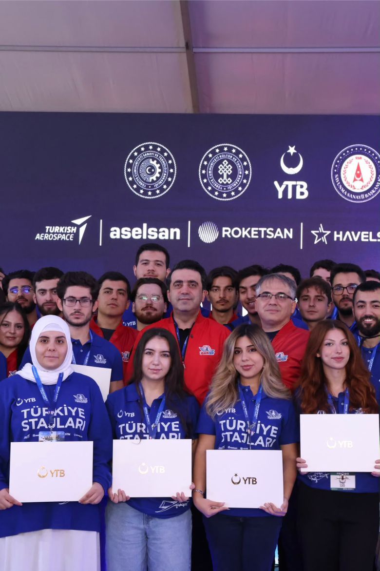 Dünyanın dört bir yanından teknolojinin kalbine: YTB gençleri TEKNOFEST’te