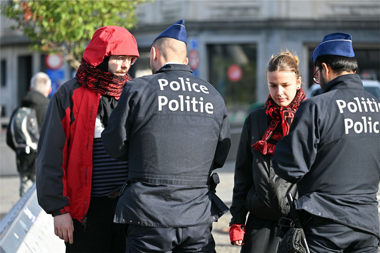 Belçika'da hükümet karşıtı gösteri gerginliklerin ardından polis müdahalesiyle sona erdi